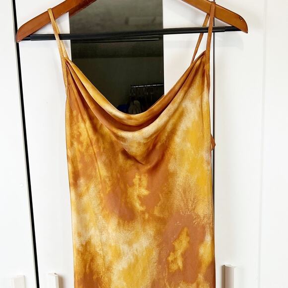 Bebe NWT Watercolor Tie Dye Satin Cowl Neck Slip Midi Dress in Tan Size Large - Picture 5 of 7